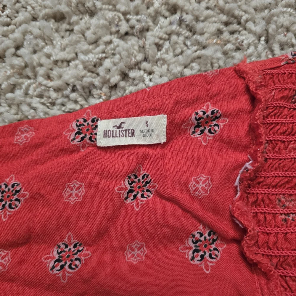 Hollister Vibrant Red Halter Smocked Crop Top - Small - Picture 5 of 5
